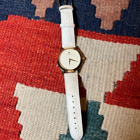 GUCCI GOLD/WHITE WATCH - Picture 9 of 9